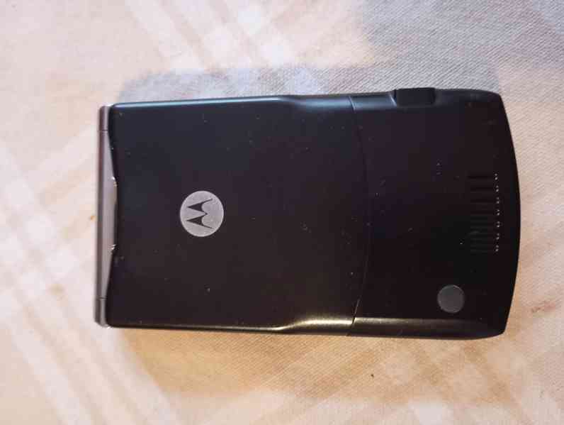 Mobilní telefon Motorola V3i Razr - foto 4