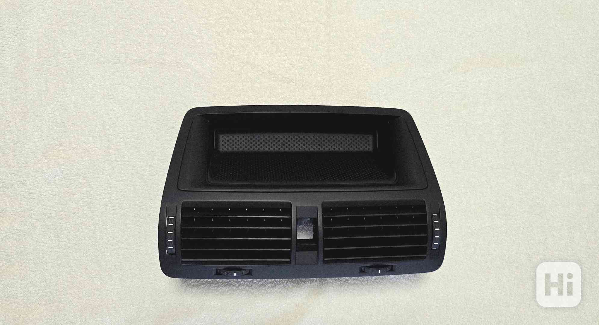 KRÁSNÝ výdech topení středový Škoda Octavia II - foto 1