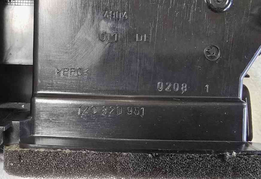 KRÁSNÝ výdech topení středový Škoda Octavia II - foto 8