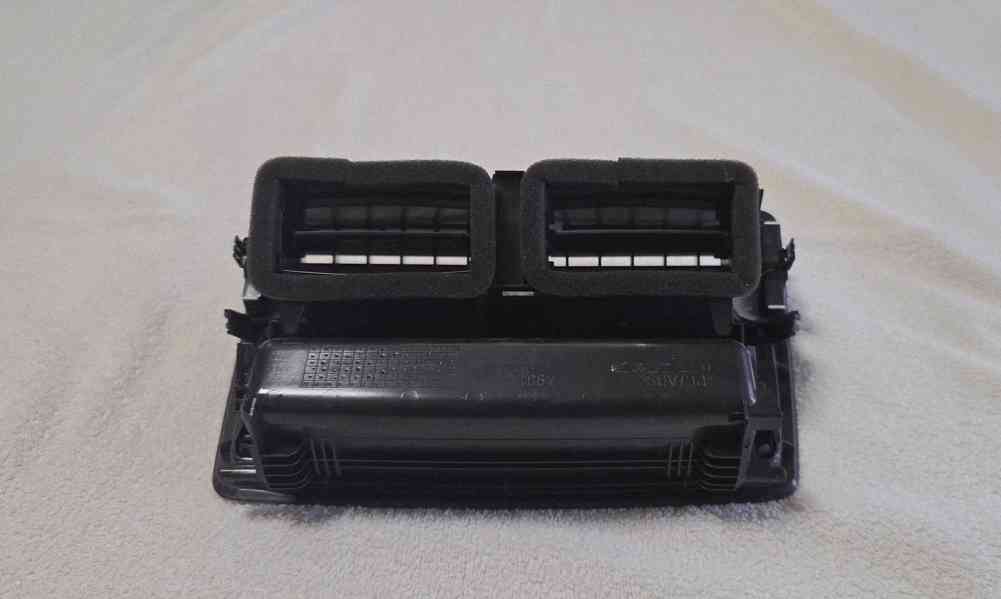 KRÁSNÝ výdech topení středový Škoda Octavia II - foto 4