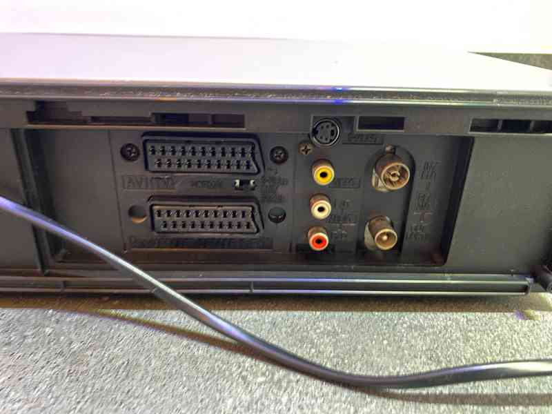 S-VHS-ET videorekordér Panasonic NV-HS830 v TOP stavu  - foto 8