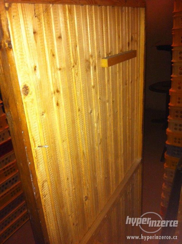 Dřevěná věšáková stěna - foto 2