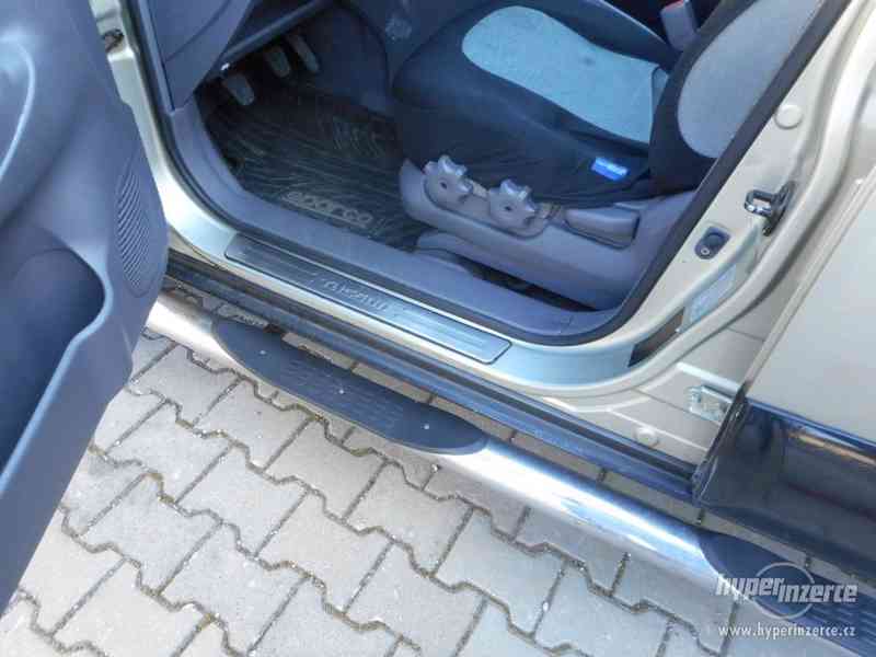 Hyundai Tucson 2.0 CRDI 4x4 - foto 10