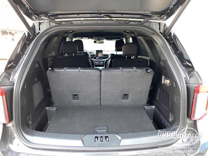 Ford Explorer 3.0, benzín, automat, r.v. 2020, navigace, kůže - foto 2