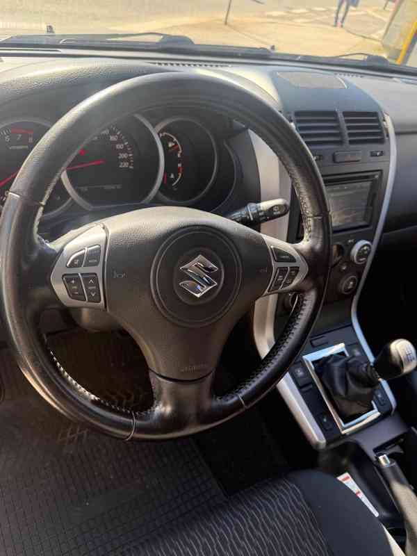 Suzuki Grand Vitara 2.4i Club benzín 124kw - foto 11