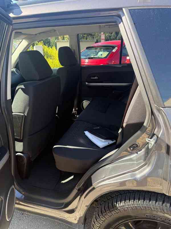 Suzuki Grand Vitara 2.4i Club benzín 124kw - foto 3