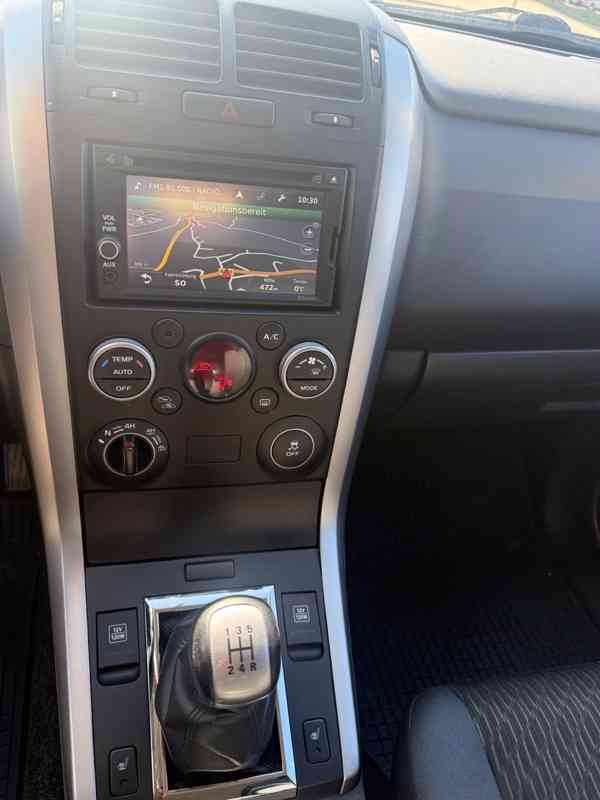 Suzuki Grand Vitara 2.4i Club benzín 124kw - foto 4