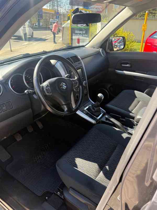 Suzuki Grand Vitara 2.4i Club benzín 124kw - foto 7