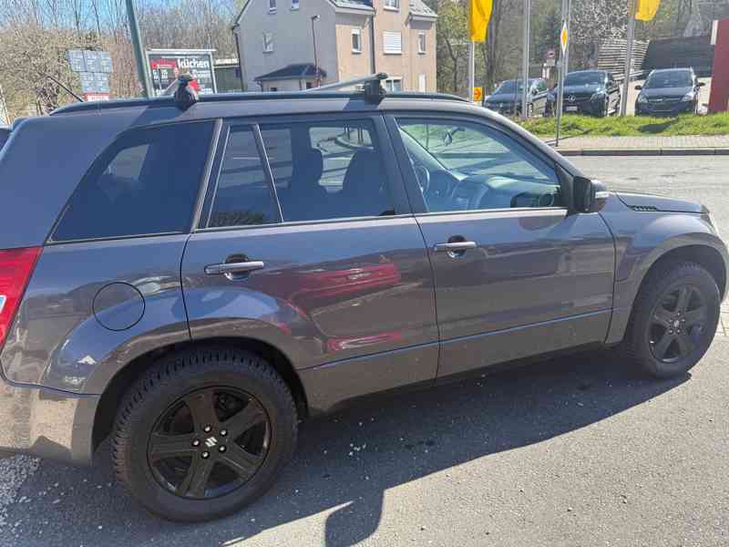 Suzuki Grand Vitara 2.4i Club benzín 124kw - foto 16