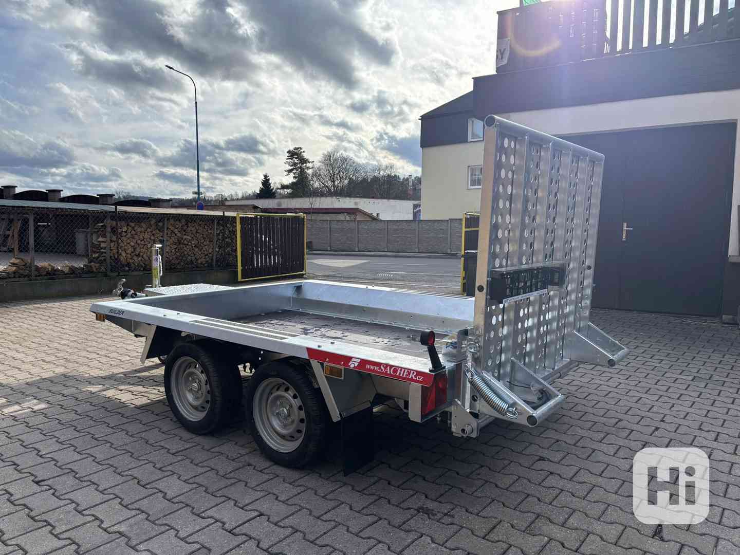 Přívěs na přepravu bagrů 2700 kg - foto 1