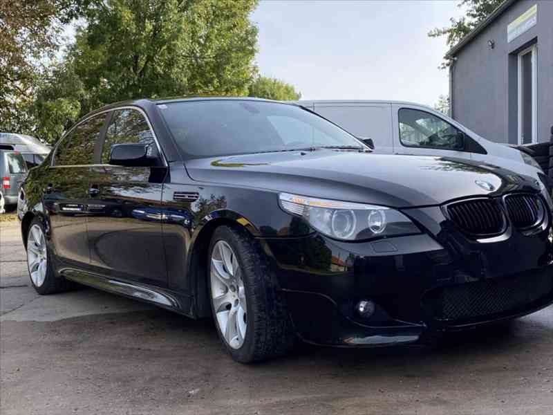 BMW Řada 5 3,0 - foto 11