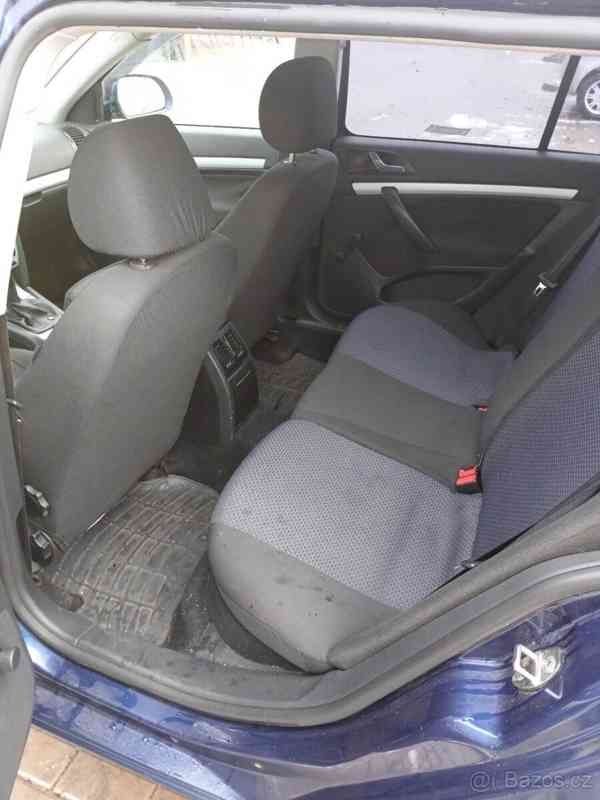 Škoda Octavia 1,6   II - foto 3
