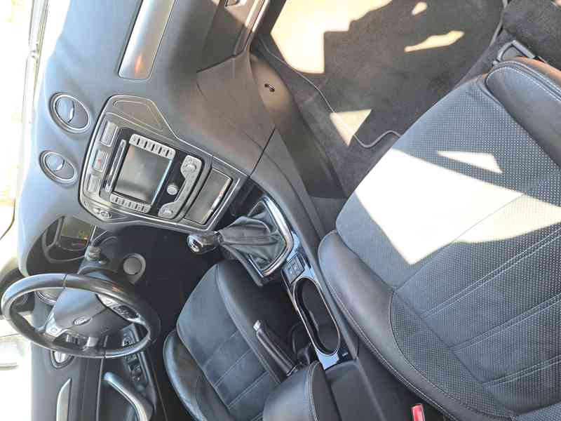 Ford Mondeo MK4 2.0i Duratec 107kW r.v. 2008 - foto 6