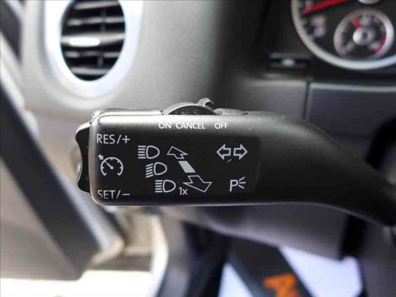 Volkswagen Tiguan 1,4 TSI DIGI KLIMA VÝHŘEV PDC - foto 13