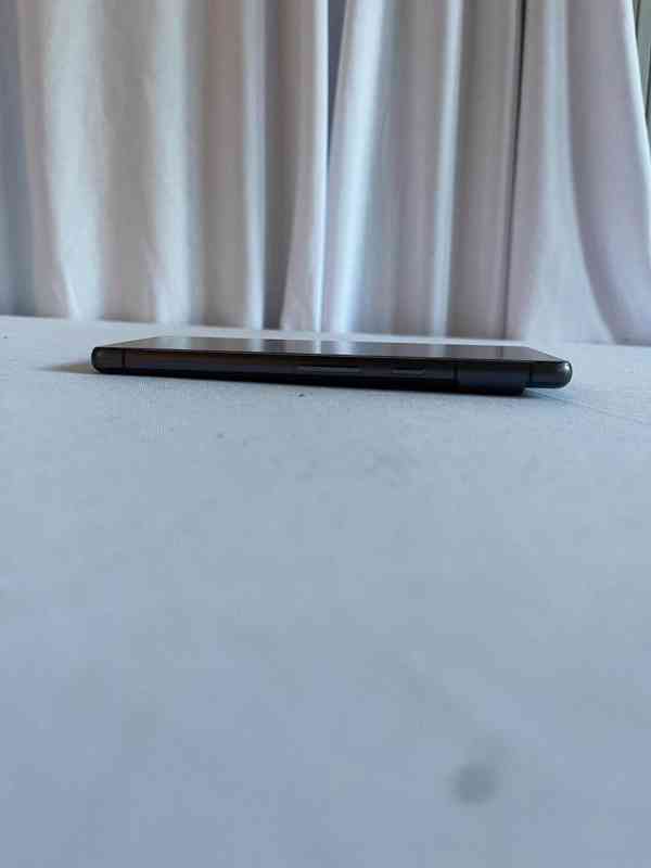 Google Pixel 7a – vadný displej, telefon reaguje, na opra... - foto 4