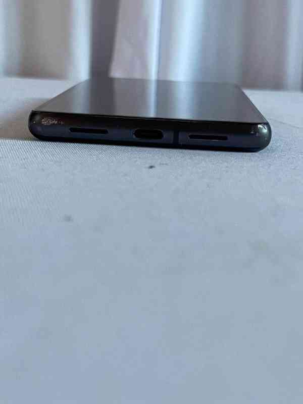 Google Pixel 7a – vadný displej, telefon reaguje, na opra... - foto 3