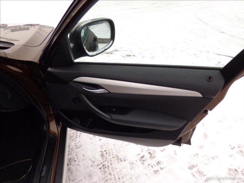 BMW X1 2.0, nafta, automat, RV 2011 - foto 34