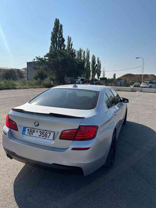 BMW F10 525d M Sport 2010 160t Kč - foto 5