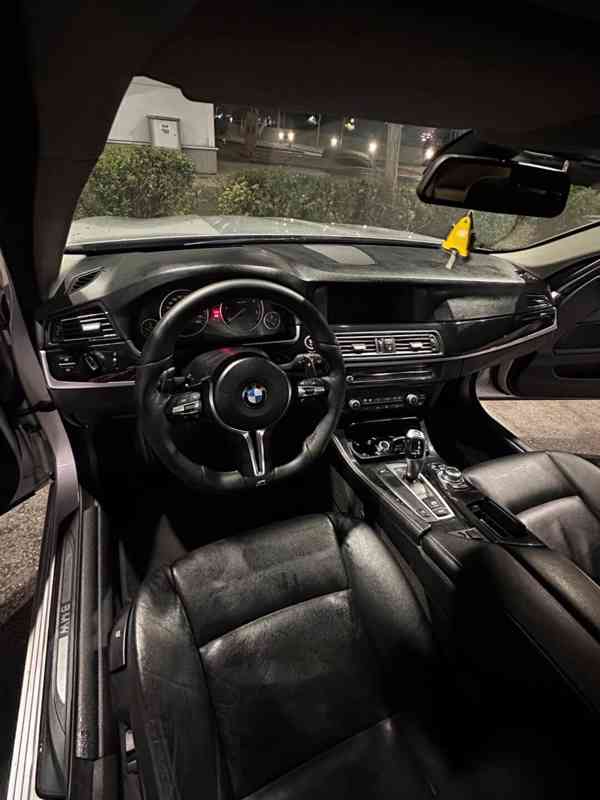 BMW F10 525d M Sport 2010 160t Kč - foto 13