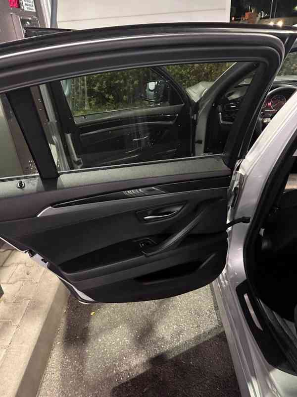 BMW F10 525d M Sport 2010 160t Kč - foto 10