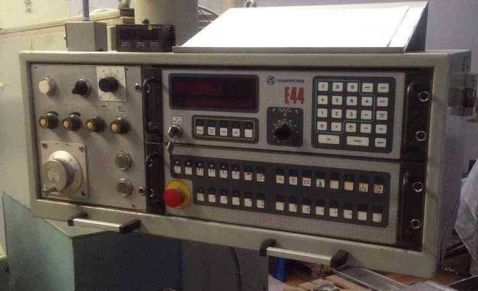 Bruska hrotová univerzální s elektronicky řízeným přísuvem   - foto 6