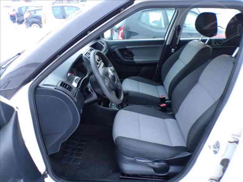 Škoda Fabia 1,2 12V SERVISNÍ KNIHA - foto 7