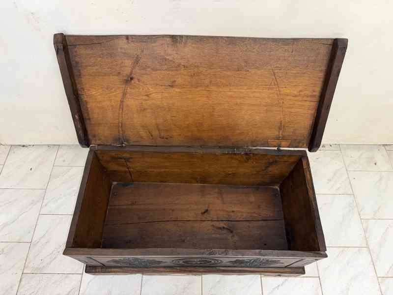 Starožitná rustikální truhla - foto 7