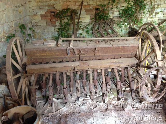 Prodám historické zemědělské stroje - foto 8