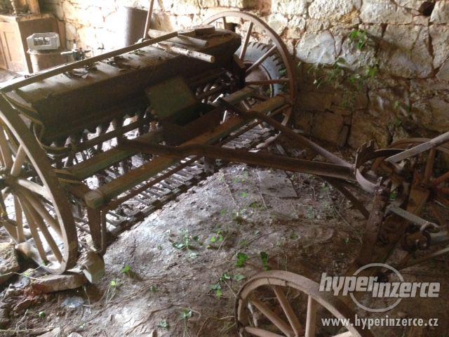 Prodám historické zemědělské stroje - foto 10