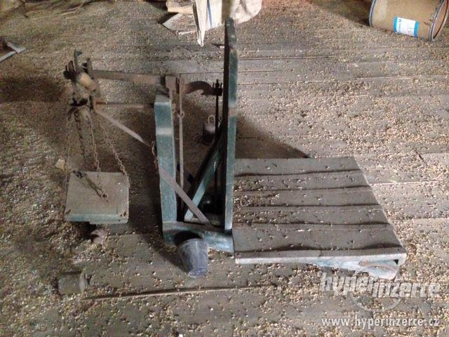 Prodám historické zemědělské stroje - foto 15
