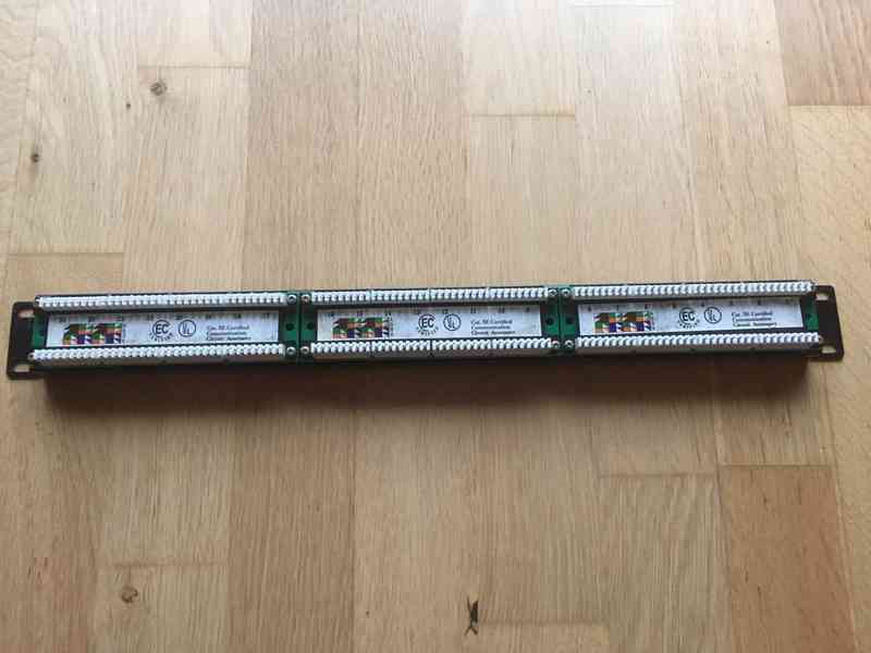 Patch panel 19", 24x RJ45, CAT5E, UTP - foto 2