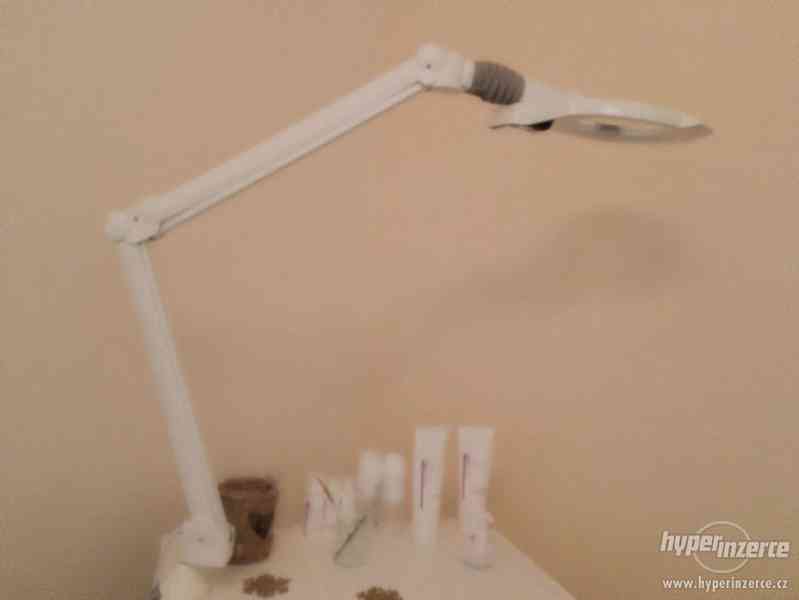 KOSMETICKÁ LAMPA S LUPOU - bazar - Hyperinzerce.cz