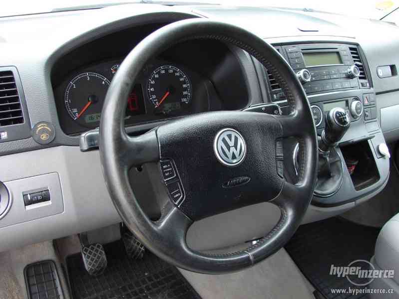 VW Multivan 2.5 TDI r.v.2004 (128 KW) kOUPENO V ČR - foto 5