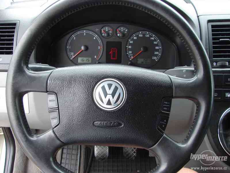 VW Multivan 2.5 TDI r.v.2004 (128 KW) kOUPENO V ČR - foto 9