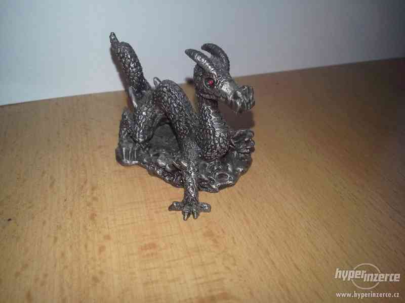 Kovové figurky draků - foto 2