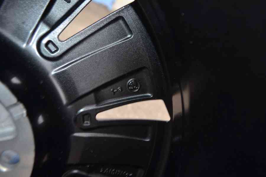Š.Superb III, VW Passat B8- NOVÝ letní Alu 215/55R17-leštěné - foto 16