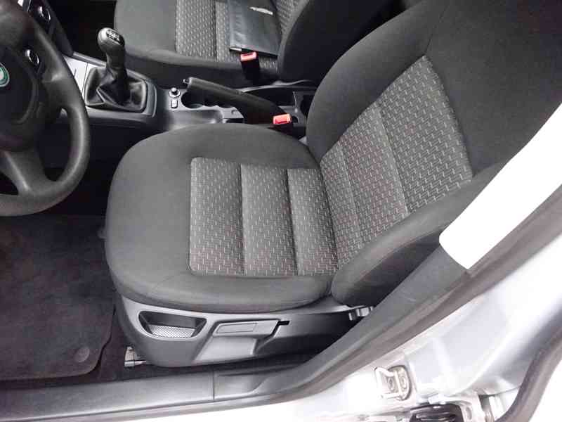 Škoda Octavia 1.4 TSI r.v.2012 (90 kw) serviska - foto 9