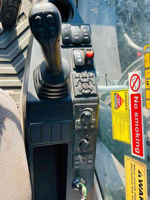 Kolové rypadlo Volvo EW160E (Možnost leasingu) - foto 8