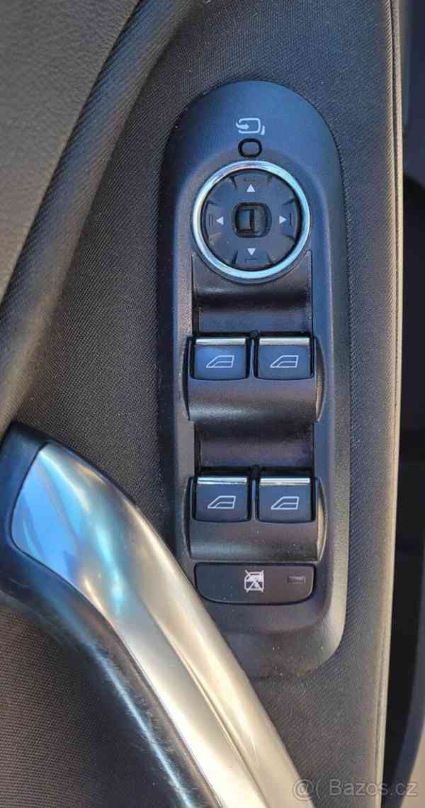 Ford Mondeo 2,0   Titanium Powershift - foto 6