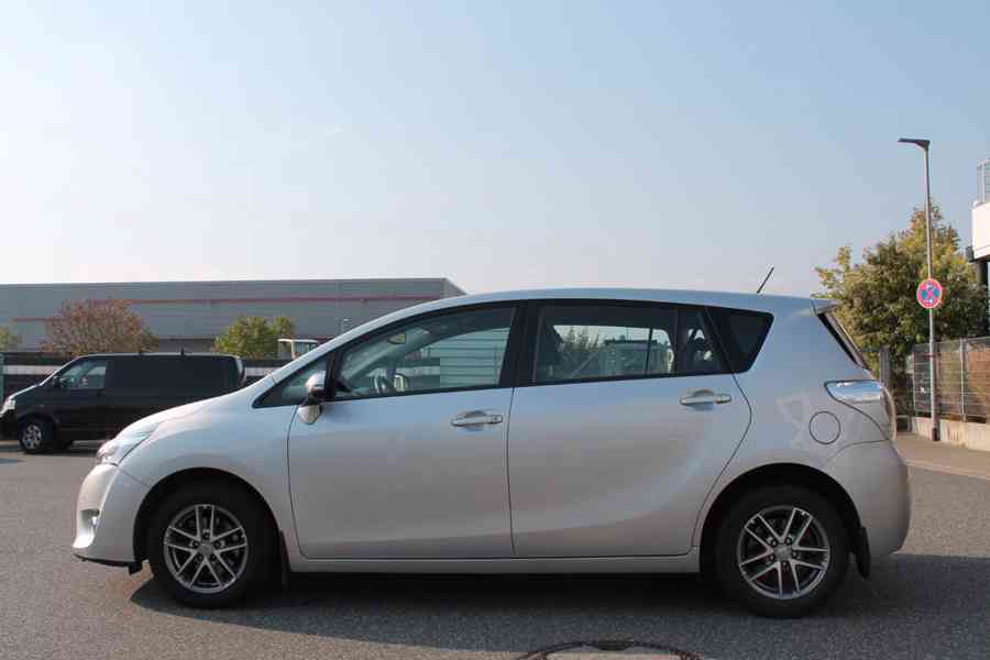 Toyota Verso 1,8i Comfort benzín 108kw - foto 11