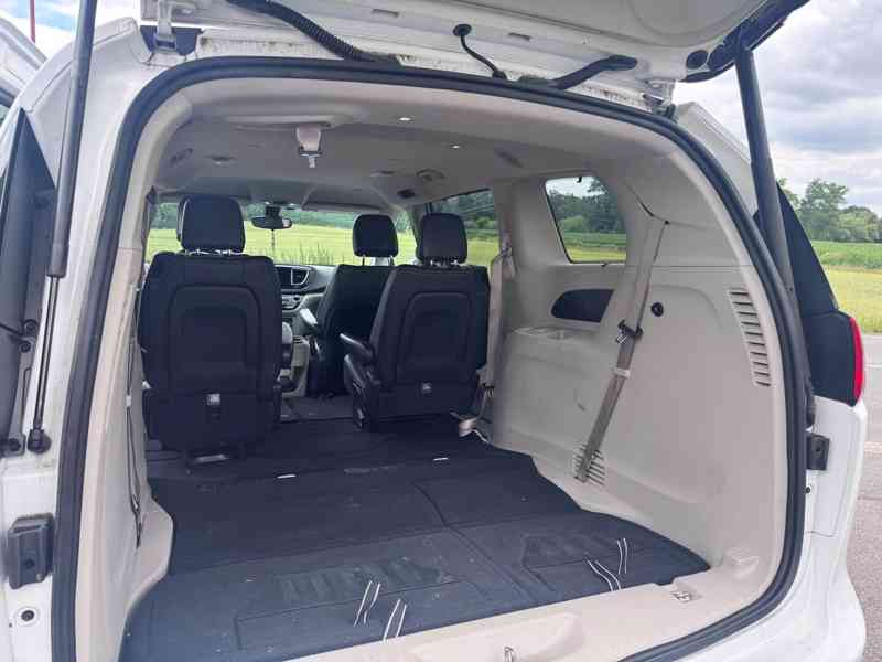 Chrysler Pacifica 3,6 Touring L RU Kůže 2017 - foto 7
