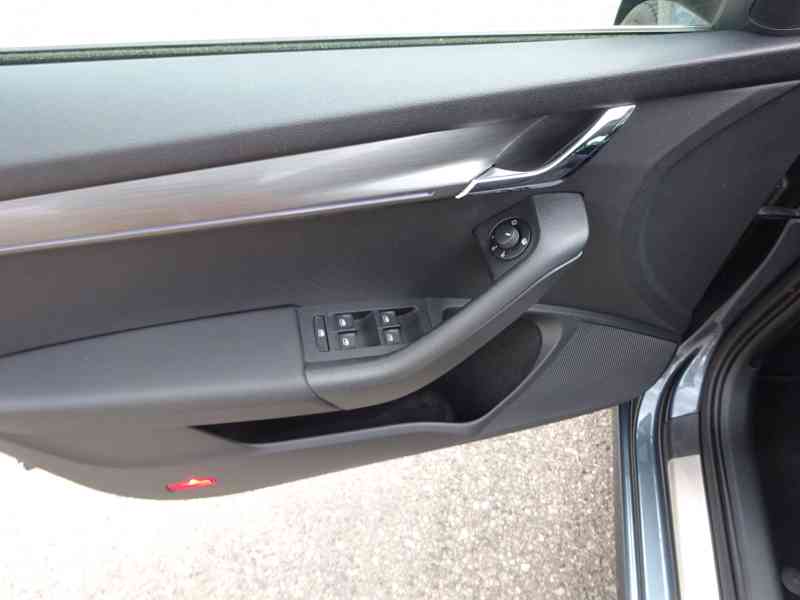 Škoda Octavia 2.0 TDI r.v.2017 1.Maj.serv.kníž.ČR (DPH) - foto 6