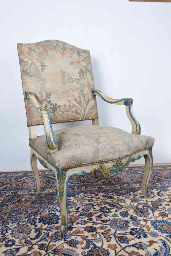 Starožitné křeslo v rokokovém stylu s tapiserií - foto 2