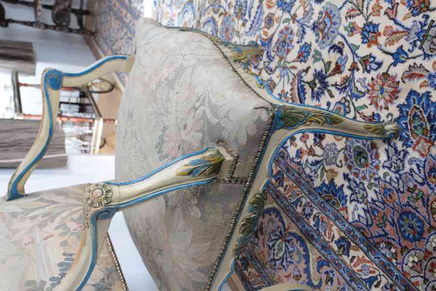 Starožitné křeslo v rokokovém stylu s tapiserií - foto 6