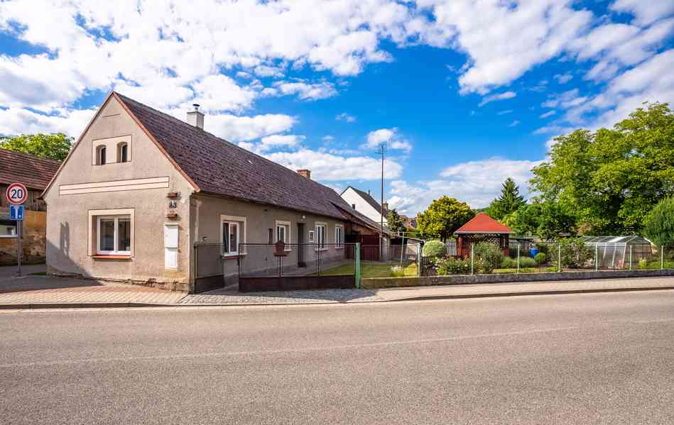 Prodej útulného domu 3+kk se zahrádkou, pergola, Libáň - foto 9