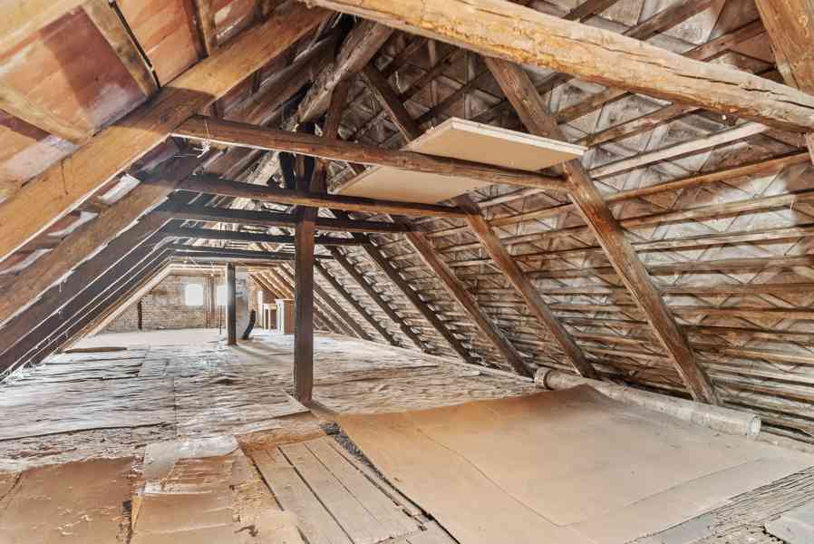 Prodej útulného domu 3+kk se zahrádkou, pergola, Libáň - foto 25