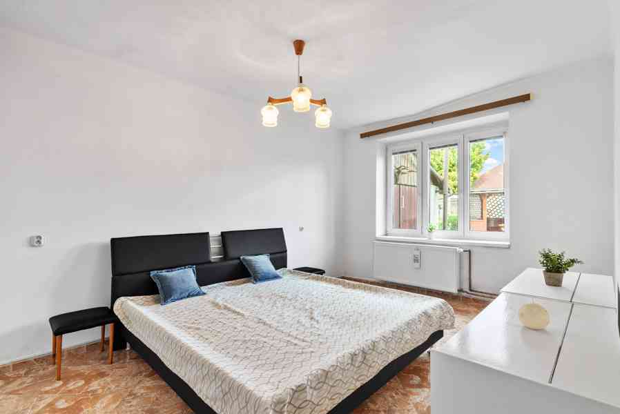 Prodej útulného domu 3+kk se zahrádkou, pergola, Libáň - foto 23