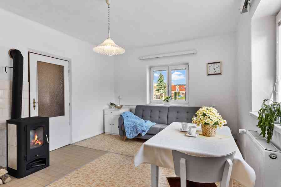 Prodej útulného domu 3+kk se zahrádkou, pergola, Libáň - foto 14