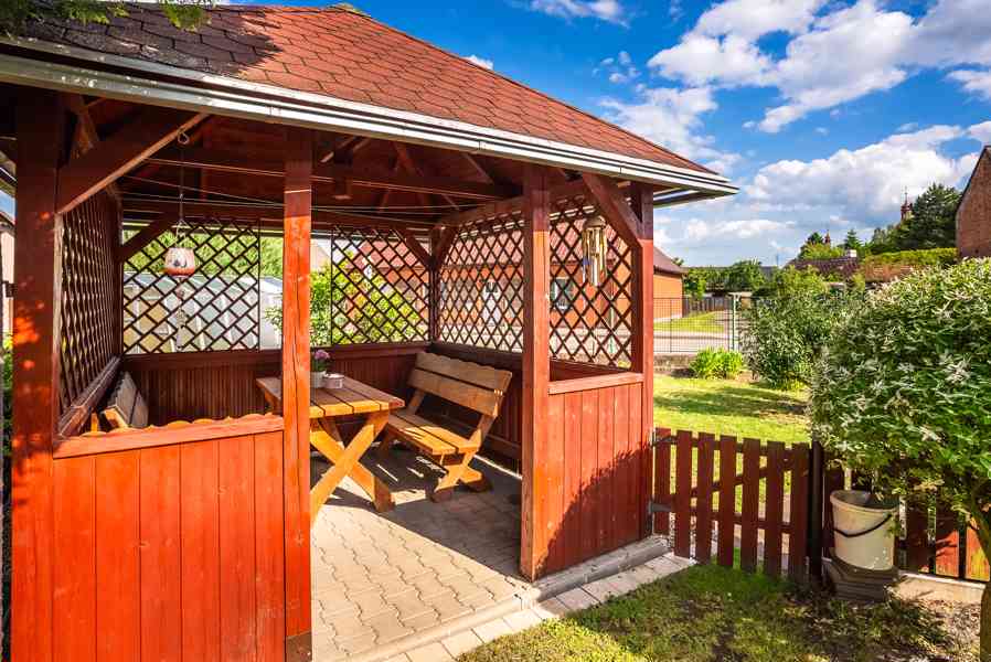 Prodej útulného domu 3+kk se zahrádkou, pergola, Libáň - foto 10