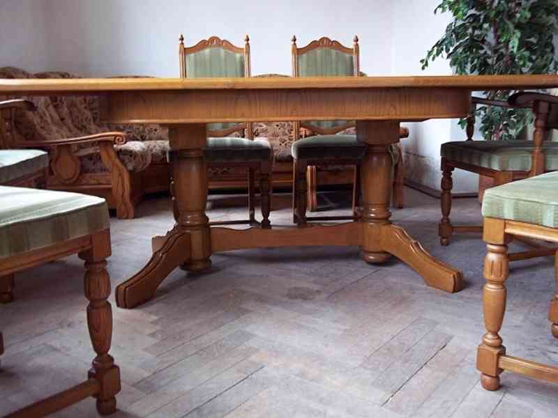  113 Rustikální rozkládací dřevěný stůl a 6 židlí - masiv - foto 5